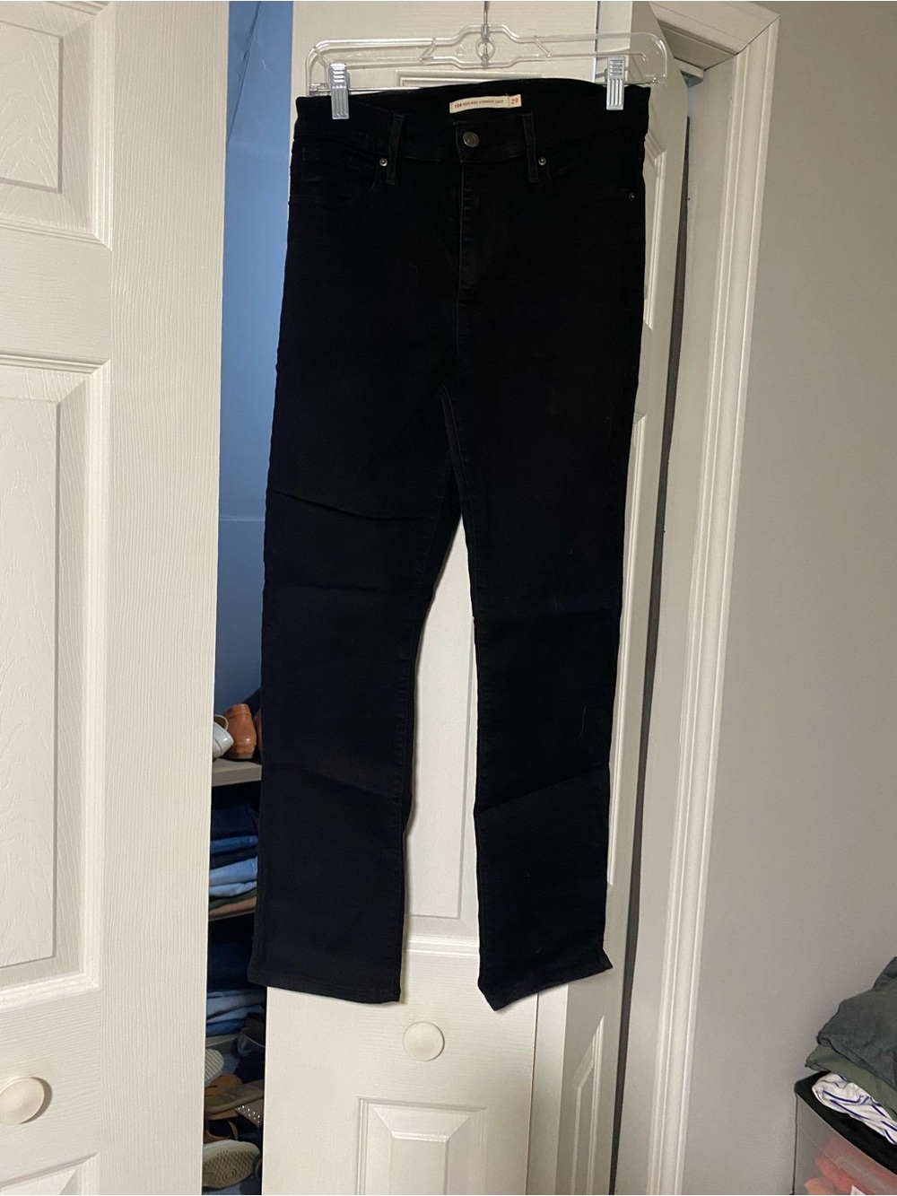 Levi's Black Cropped Straight-Leg Jeans